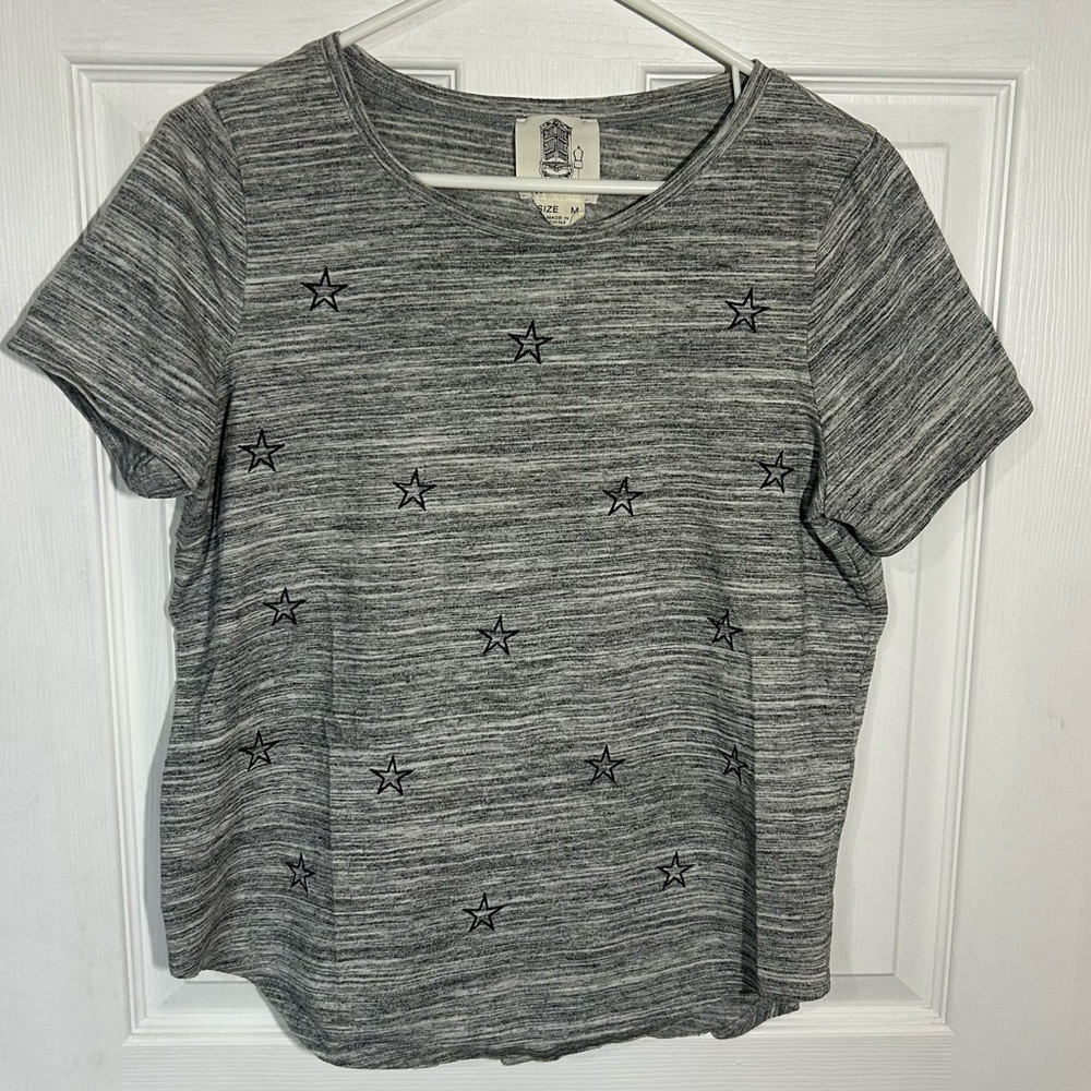 Lili’s Closet Anthropologie Embroidered Star Tee Shirt Gray Womens Size Medium